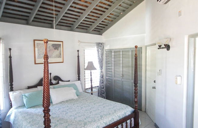 Yellow Canary Beach Villa - Photo 2