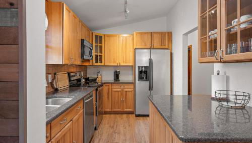 5 min to Lake Chic Cozy Hot Tub - Foto 2