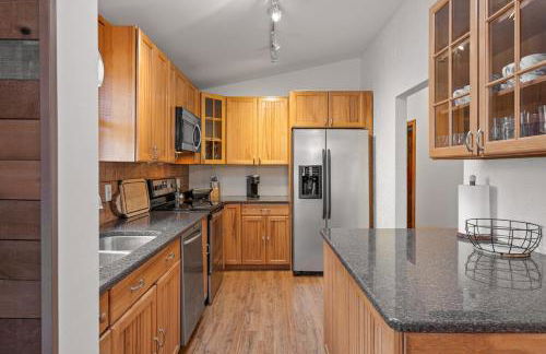 5 min to Lake Chic Cozy Hot Tub - Foto 2