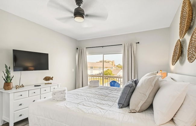 SPC 9232 is a Beautiful recently upgraded 2 BR with Free Beach Service by RedAwning - Foto 9