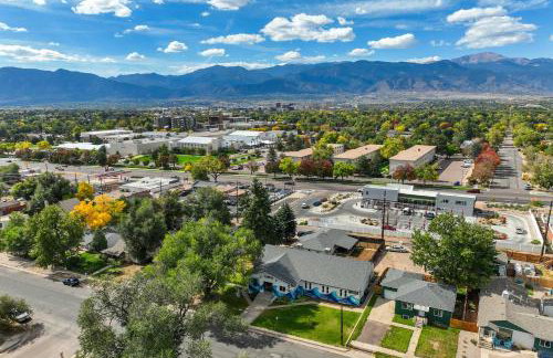 Newly Built 3BD Retreat w Mtn Views & Game Room - Foto 51
