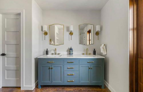 Relaxing Hill Country Home with Outdoor Fire Pit - Photo 17