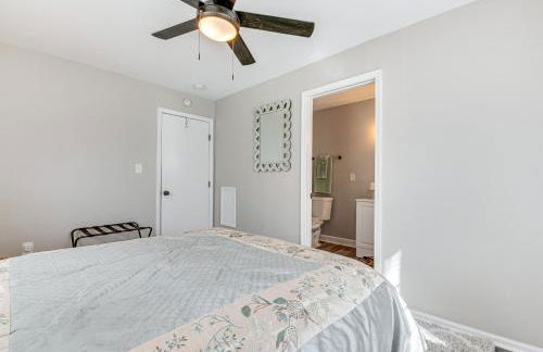 Bring Your Pets! Family Haven with Yard in Mableton - Foto 13