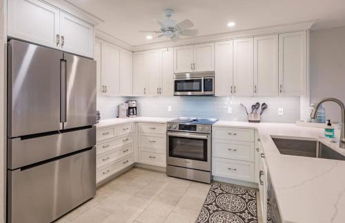 1055-607 Pond View High Rise with Remodeled Kitchen - Foto 9