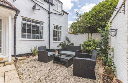 2BR Cottage and Parking, 10 Mins to Windsor - By Tempstay - Foto 15