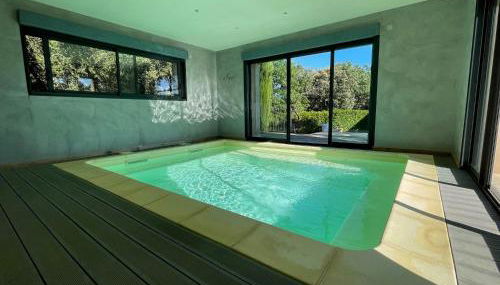 Belle villa avec piscine intérieure et piscine extérieure Gite Les Aiguiers - Foto 4
