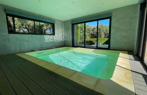 Belle villa avec piscine intérieure et piscine extérieure Gite Les Aiguiers - Foto 4
