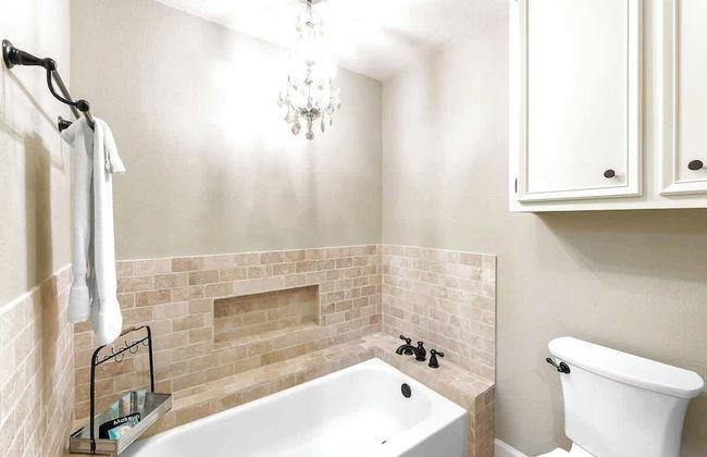 Luxury on Lake LBJ With Hot Tub Firepit & Boat Slip - Foto 30