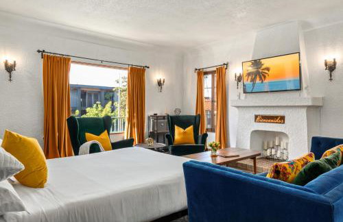 Visit the Beach from a Historic Downtown Apartment - NRP21-00092 - Foto 19