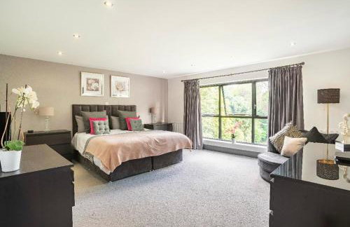 Luxury 5 Bed All En-Suite Cinema Room - Foto 34