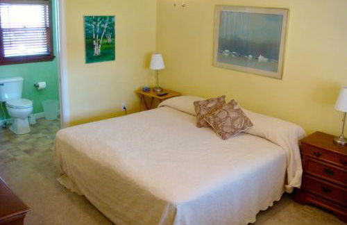 Lakefront Home in Madison - Private Beach - Photo 18