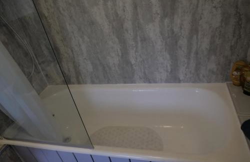 Three bed house in Wolverhampton - Photo 26