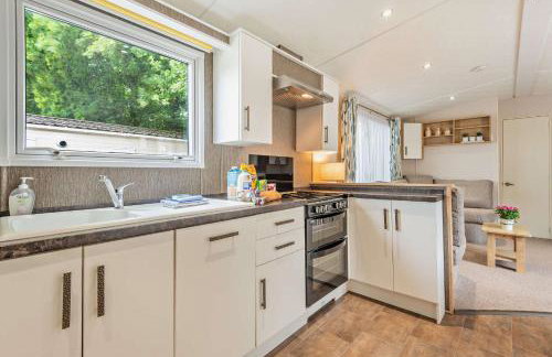 Maple Brook Lodge Sea Breeze Shorefield - Photo 2