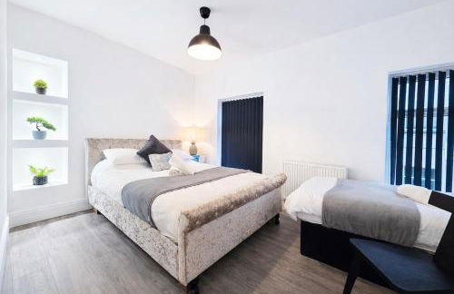 5 Bed Family Home in Treharris, Sleeps 1, Near Bike Park Wales - Foto 7