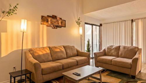 3BR Townhouse with Free Parking Near Downtown Ohio - Foto 5