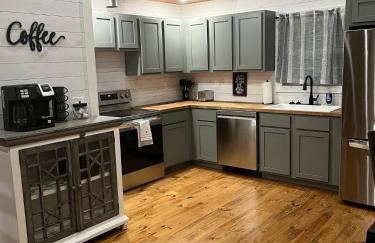 Ozark Escape - Hot Tub Mountain Views and Near Buffalo River - Photo 27