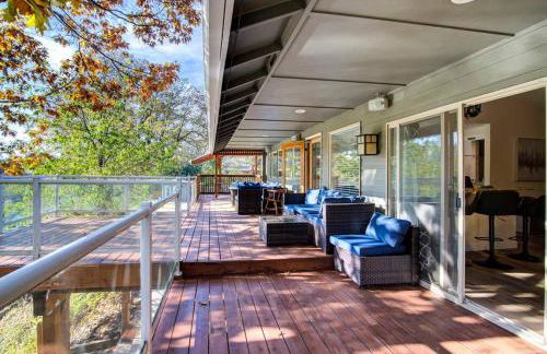 Tranquil Riverfront Retreat - Foto 40