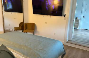 The Most Desired Summer Retreat with Private Pool Just 5 Minutes from the Beach - Foto 18