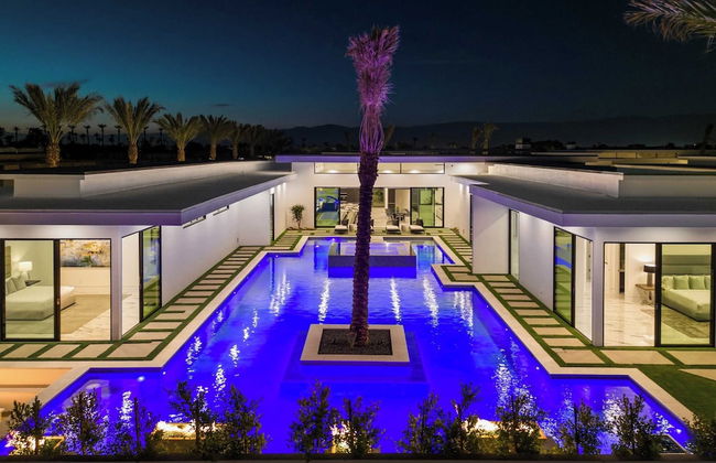 Sleeps 20 Pool, Hot Tub, & Pickleball Stay in Indio Bravo Villa #9 - Foto 1