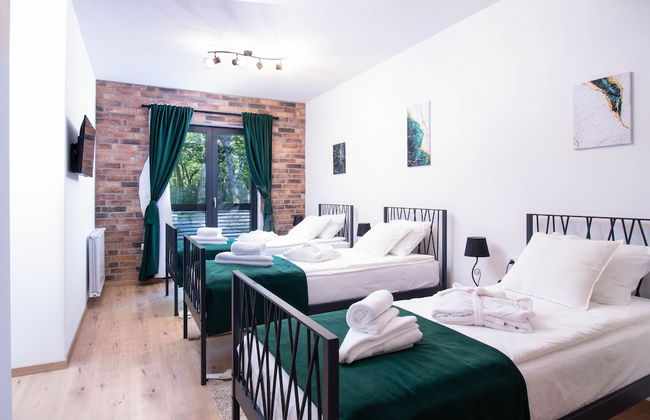 Villa PORTUM - Where Serenity & Comfort meet, Luxurious Woodland Retreat with Private Heated Pool & Amenities - Foto 7