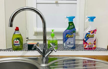 1 Bedroom Pet Friendly Apt Wd Free Wifi, Parking, Netflix & Pool Table. Sleeps 3 - Photo 72