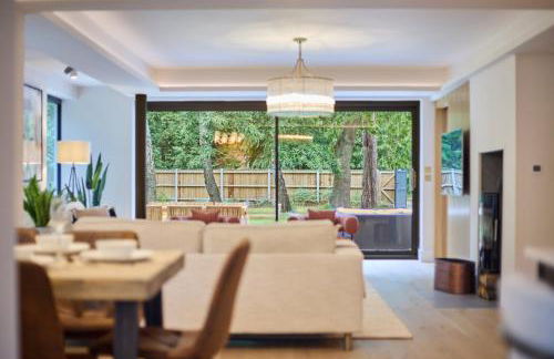 Arden House - Luxury Home with Hot Tub - Games Room - Fire Pit - Photo 27