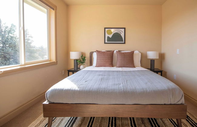 Powell by Avantstay Secluded Home Only 10 Mins From DT Bend w/ Hot Tub - Foto 8