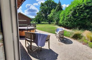 The Victorian Barn, Self-Catering Holidays with Pool and Hot Tubs, Dorset - Photo 82