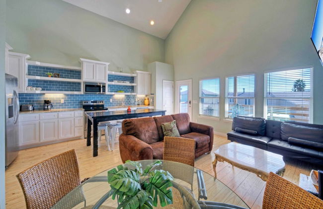 Sleeps 26 2 Homes w/ Waterfront Pool + Boat Dock Laguna Village Escape - Foto 2