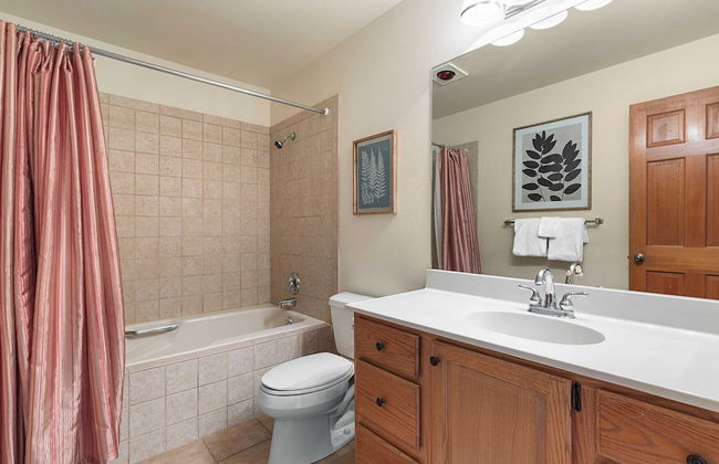 Riverside Condos A102 by Avantstay Condo Close To Downtown, Town Park & Ski Lift #8 - Foto 9