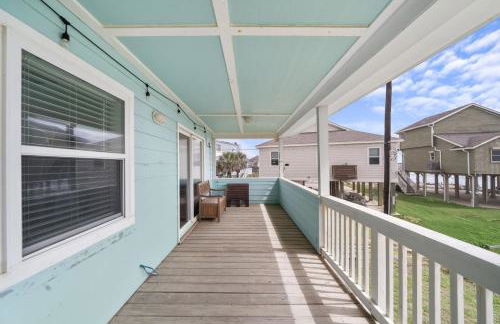 2nd Row Home Close to Beach - Foto 17