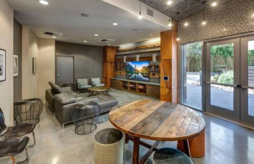 Charming 3 Bedroom Apartment with Pool Near San Diego Convention Center - Foto 27