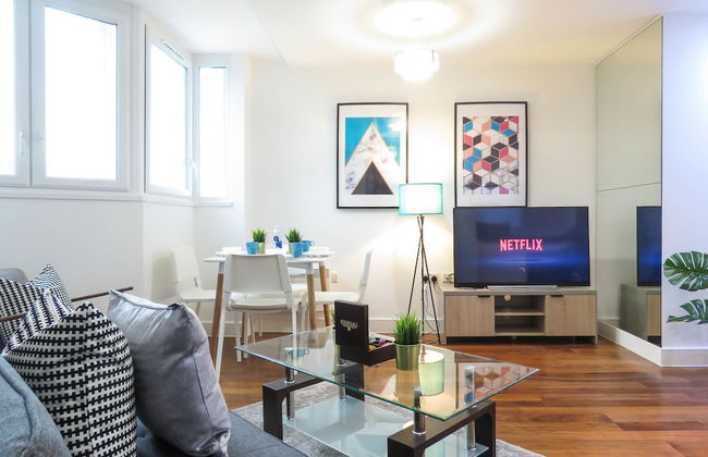 Tudors eSuites Birmingham City Centre Apartments near Gas Street Basin - Photo 10