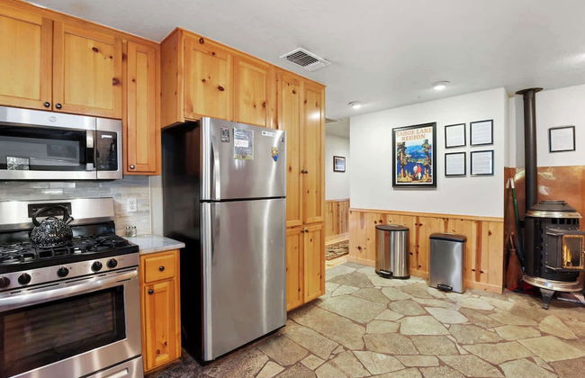 Elm Street Getaway Sleeps 8! - Foto 7