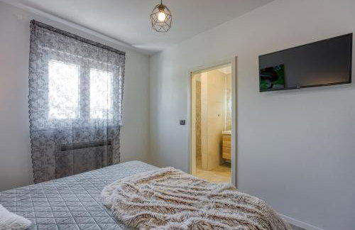 Modern apartment Ana with Jacuzzi and Pool - Foto 25