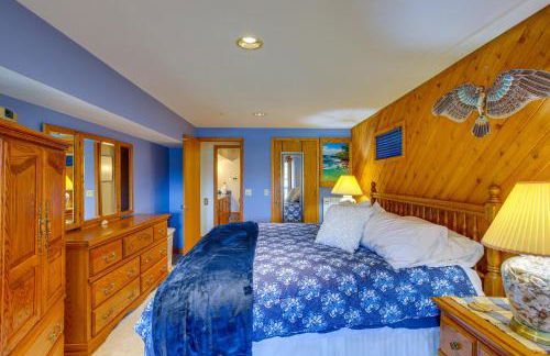 Sauna and Fireplaces! Lakefront Cadillac Retreat - Foto 30