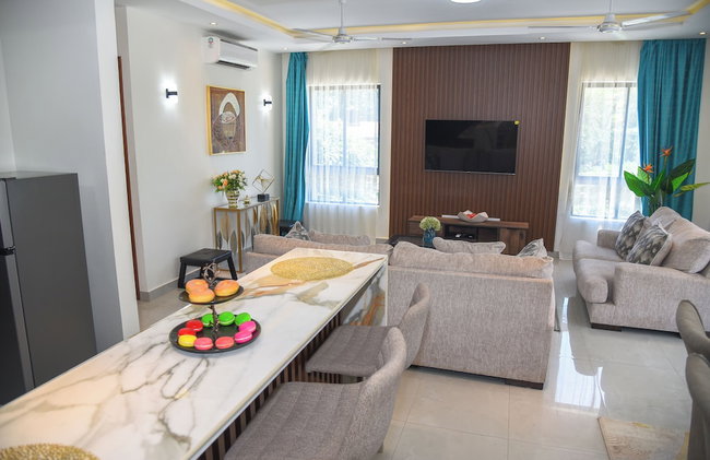 Mira Heights Suite & Conferencing - Photo 2