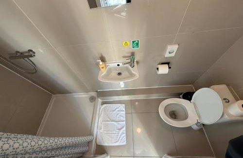 Southsea 2nd Floor Studio Apartment, Free Private Parking - Foto 12