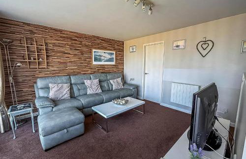 Lovely 5 Berth Bungalow At Waterside Village Park In Corton Ref 14006W - Photo 13