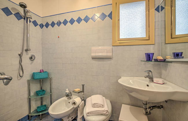 Ory House- Gardone Center & 500m Lake - Photo 8