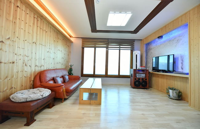 Sokcho Daemyung Pension - Photo 32