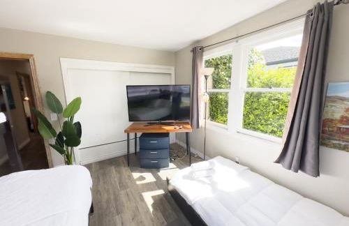 Private Home - #RedwoodSkyWalkRetreat - 5BD, Pro Pool Table, BBQ, Foosball, Darts, Fireplace, Movie Projector, Stereo, Cotton Bedding - Foto 29