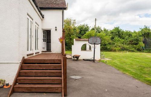 Cotswold Cheltenham, whole house with hot tub - Photo 38