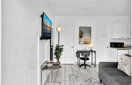 Executive Studio Hollywood Blvd & Near Beach - Foto 3