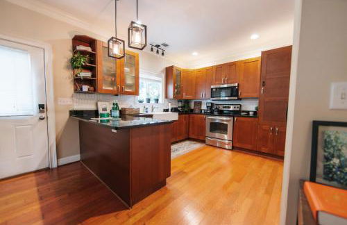 Cozy Cottage - Walk to Campus, Stadium, Downtown - Foto 32