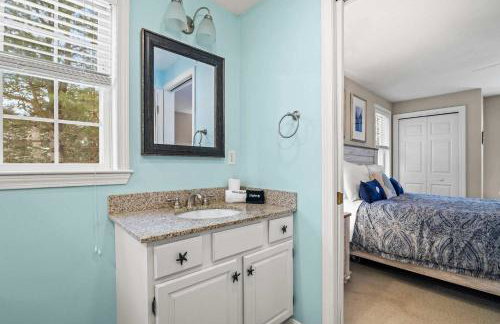 Cozy Bungalow Close to Downtown - Foto 16