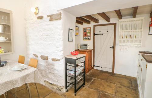 East House - Photo 13