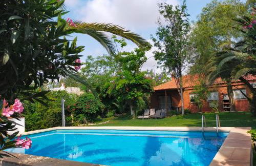 Precioso chalet próximo a Sevilla con jardín y piscina privada 8 personas Wifi gratis 2 salones 4 dormitorios 2 baños - Foto 75