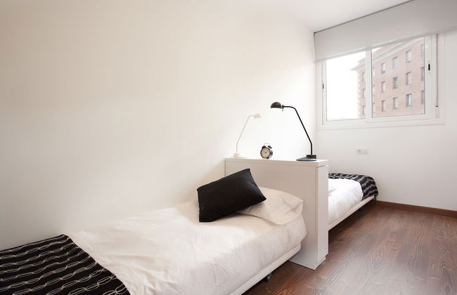 AB Montjuic - Photo 7