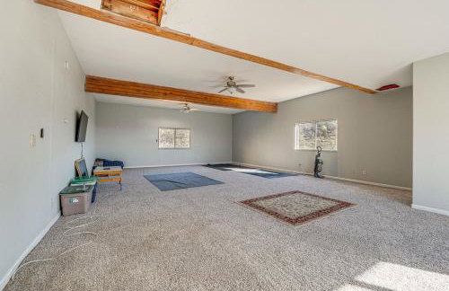 Water Views and Decks Spacious La Grange Retreat - Foto 20